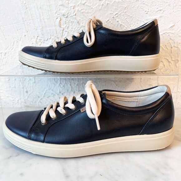 ECCO Soft 7 Women's 39/8-8.5 Navy Blue Leather Lace-Up Sneakers Extra Width - Picture 2 of 8